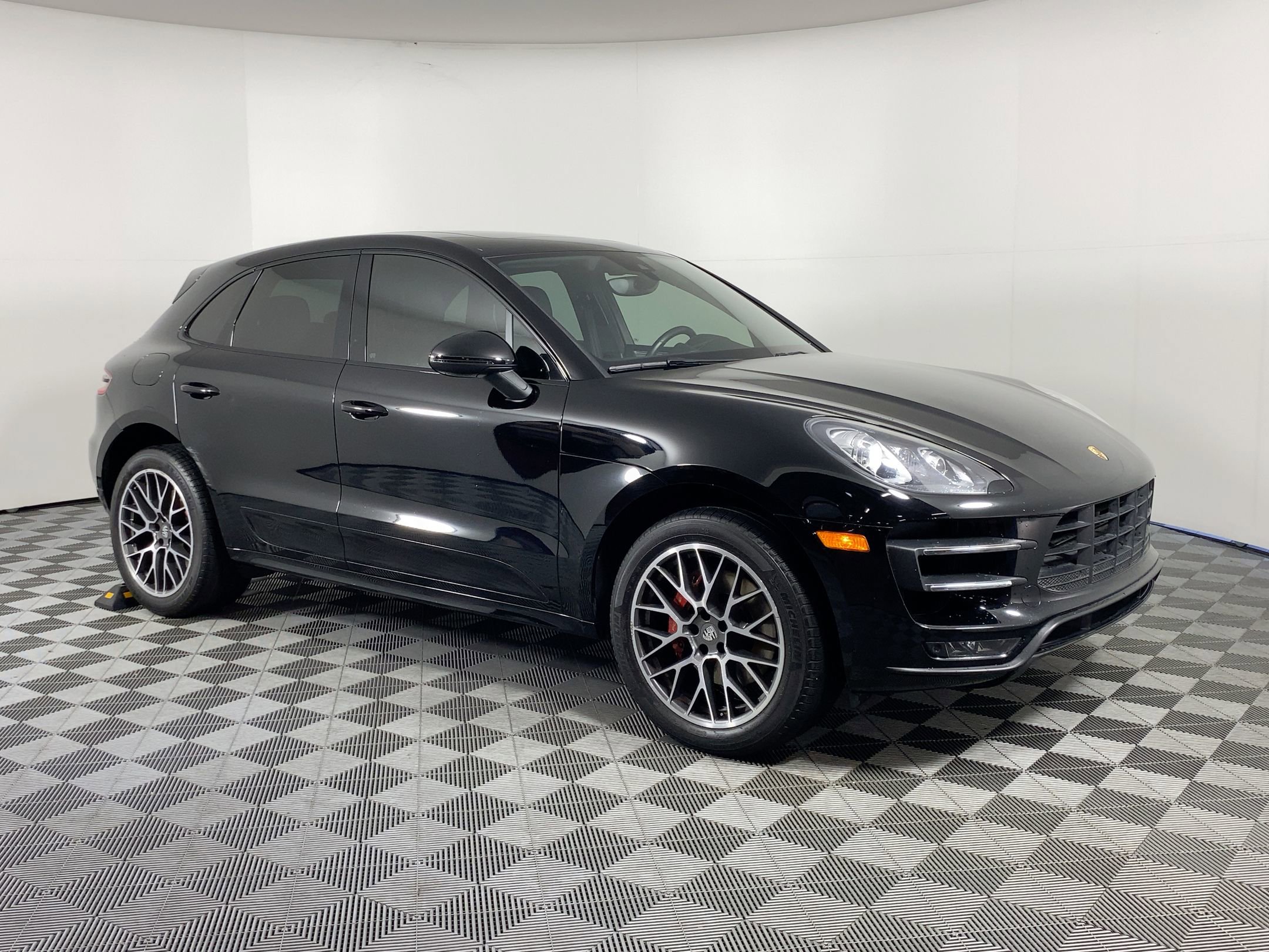 Used 2018 Porsche Macan Turbo w/ Premium Package Plus image 6