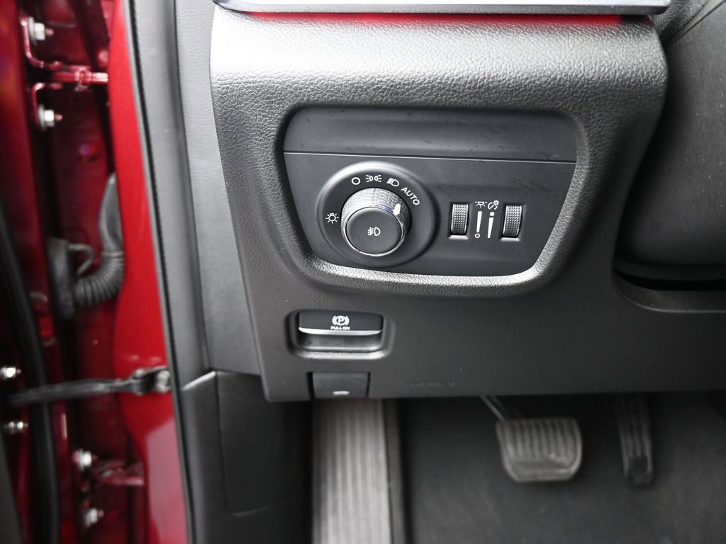 Used 2023 Jeep Grand Cherokee Overland w/ Luxury Tech Group IV image 34