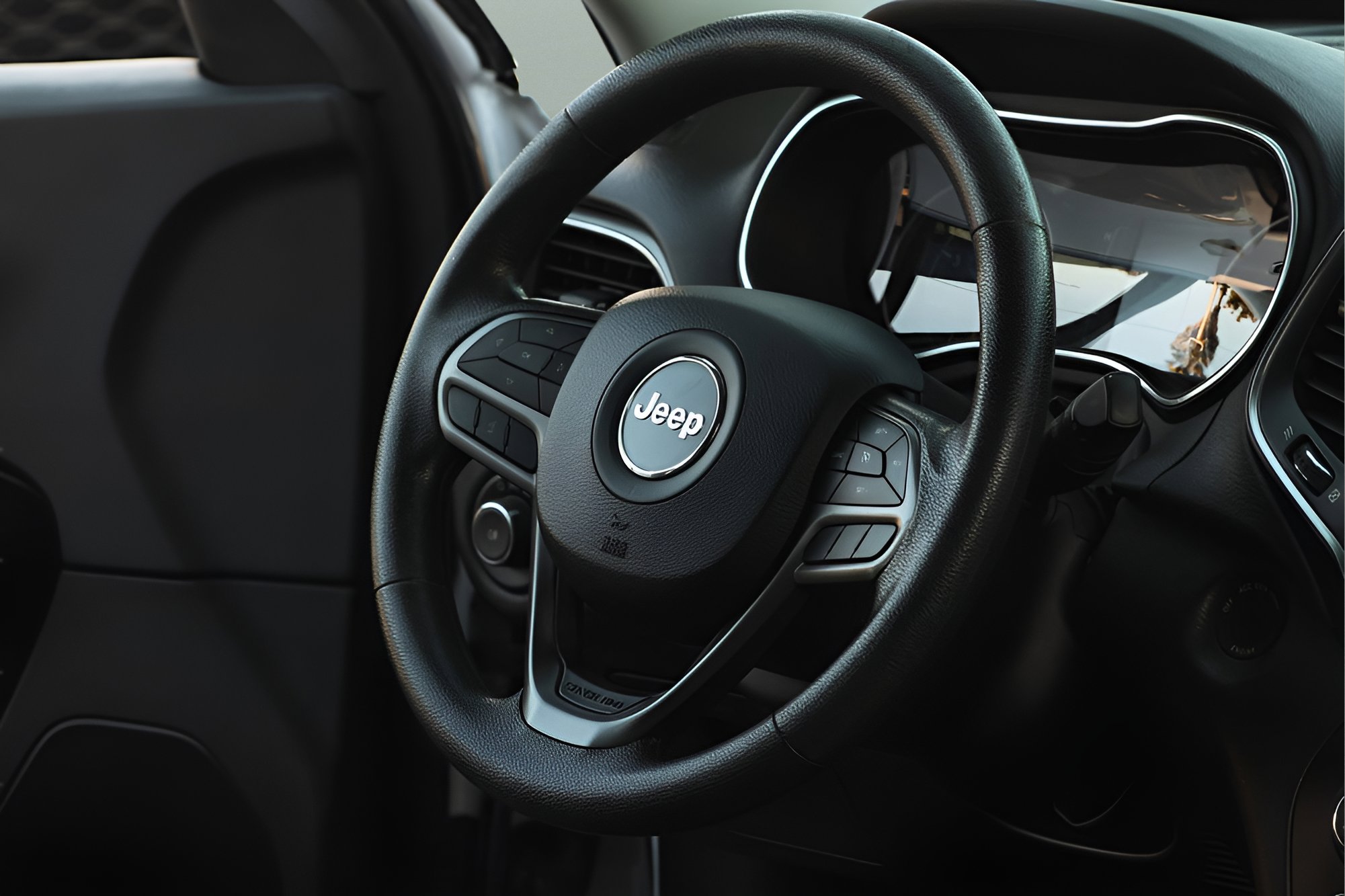 Used 2019 Jeep Cherokee Latitude w/ Popular Appearance Group FWD image 8