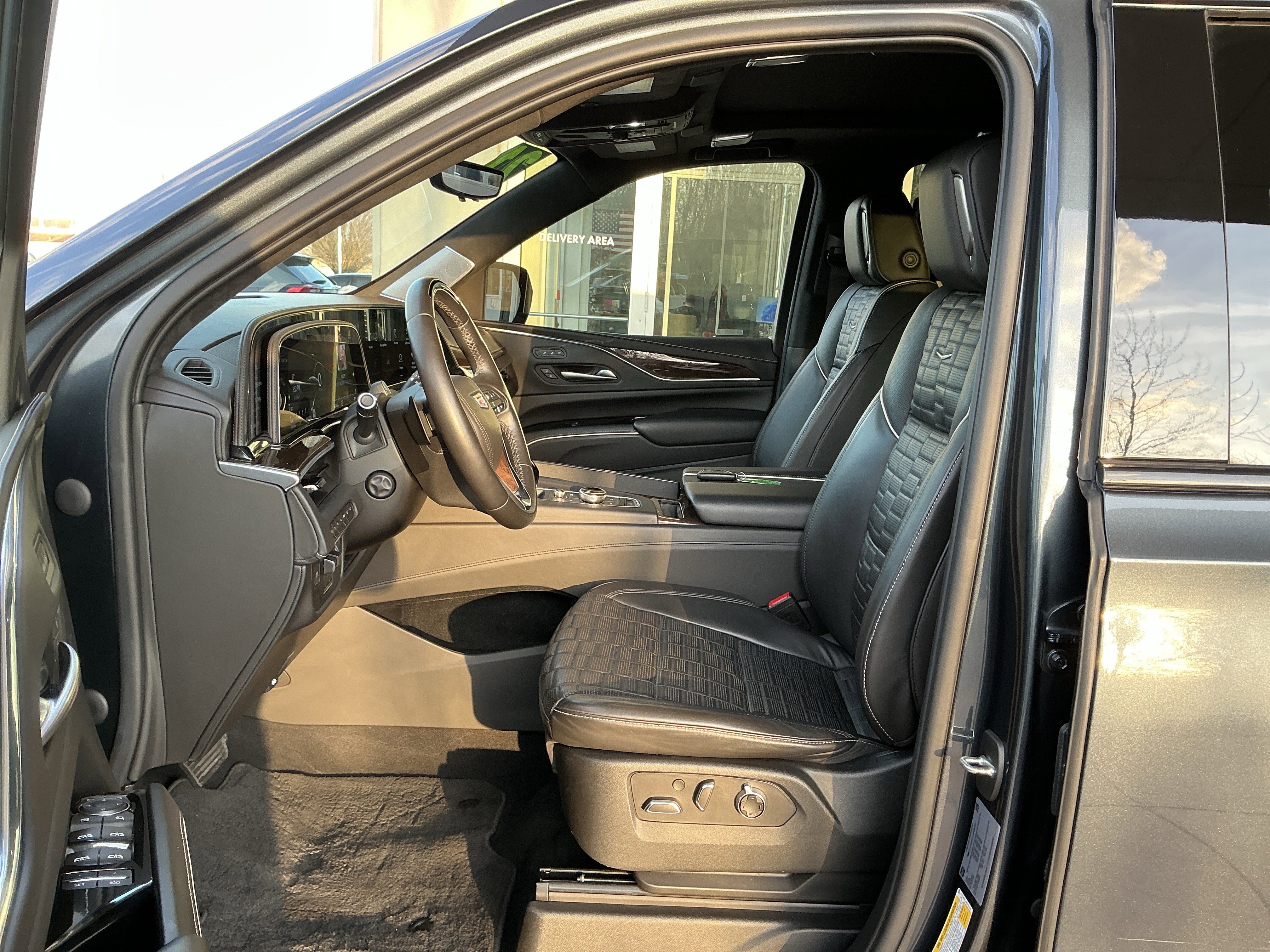 Used 2021 Cadillac Escalade ESV Sport Platinum w/ Heavy-Duty Trailer Package image 7