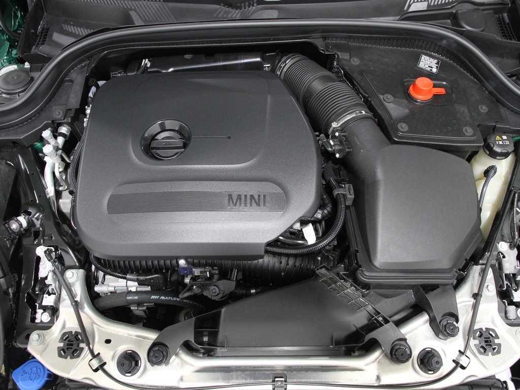 Certified 2025 MINI Cooper S image 21