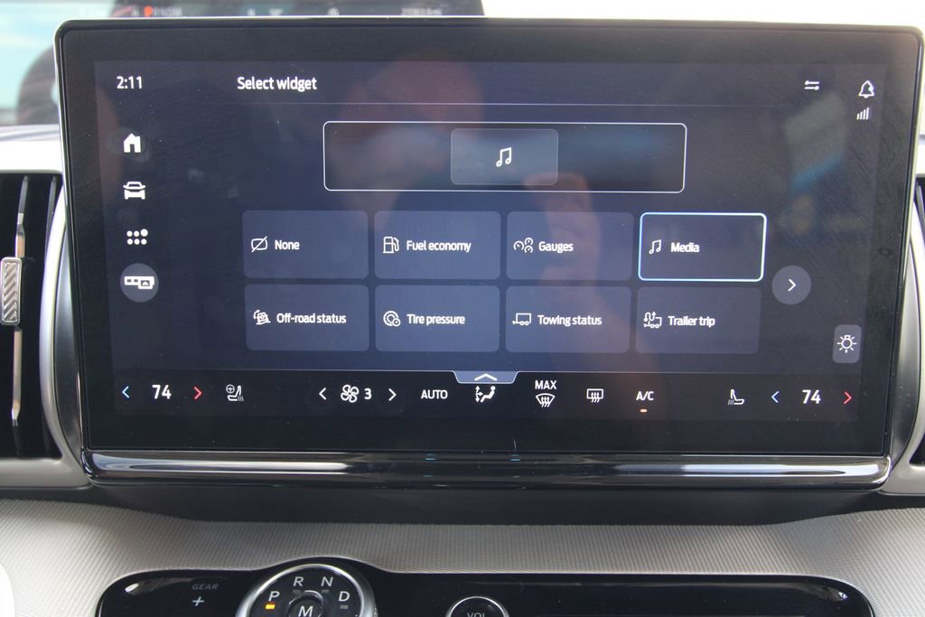 Used 2025 Ford Expedition Active AWD/4WD image 39