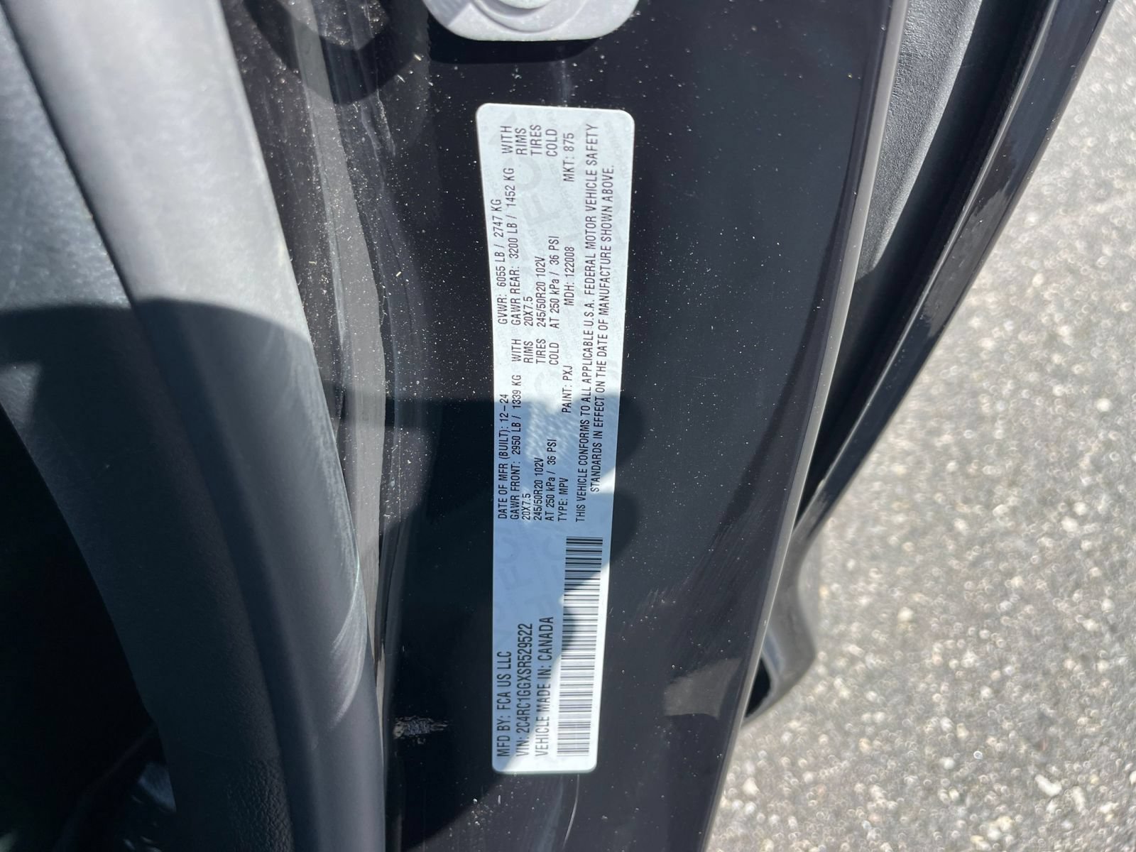 Used 2025 Chrysler Pacifica Limited FWD image 32