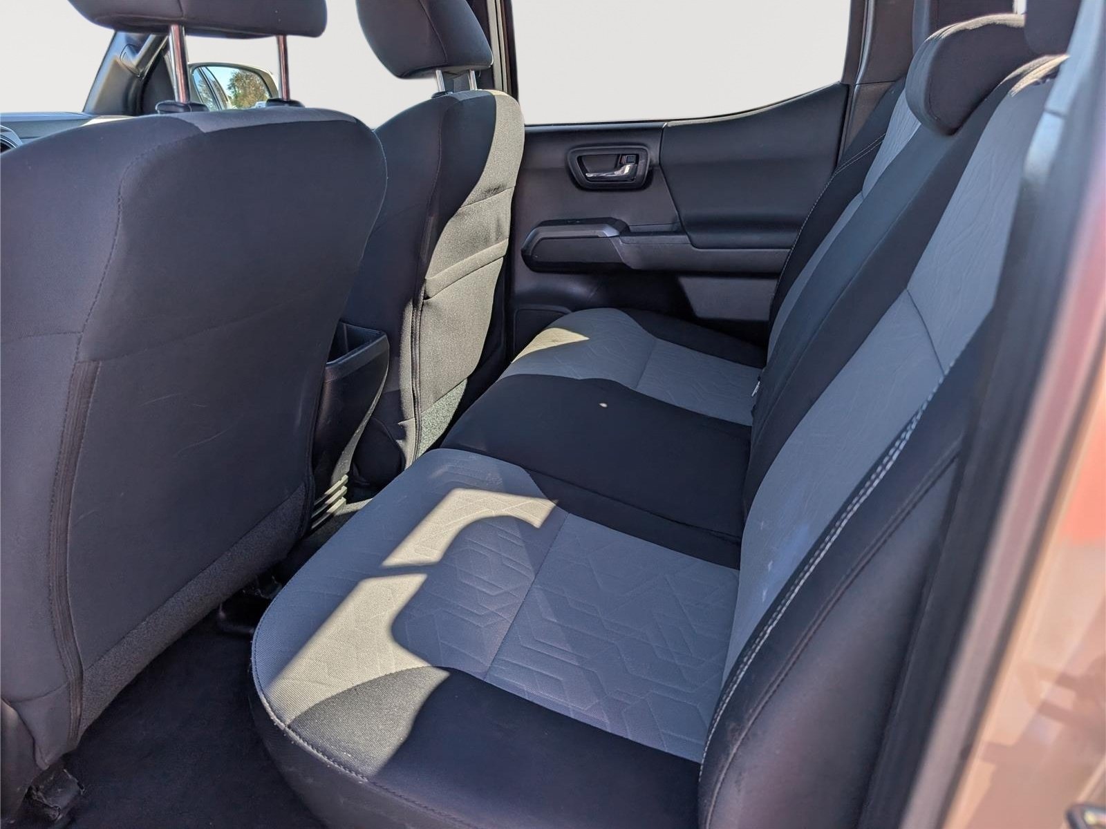 Used 2020 Toyota Tacoma TRD Off-Road AWD/4WD image 13