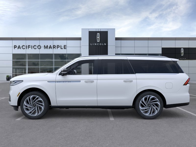 New 2026 Lincoln Navigator L Reserve AWD/4WD image 3