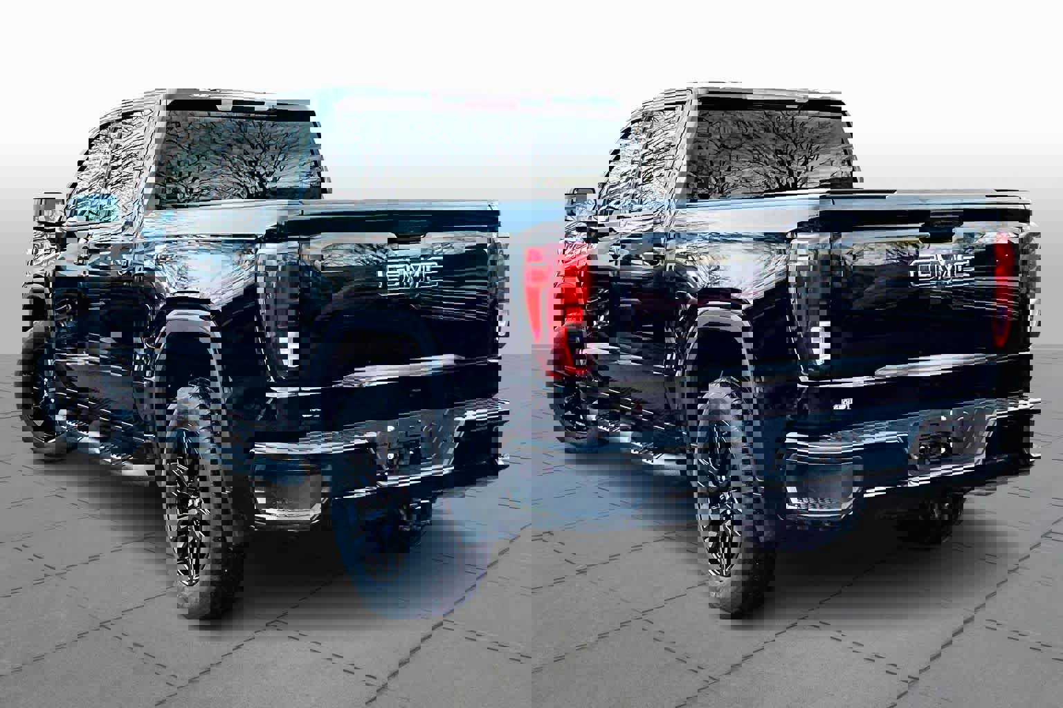 Used 2023 GMC Sierra 1500 Elevation image 12