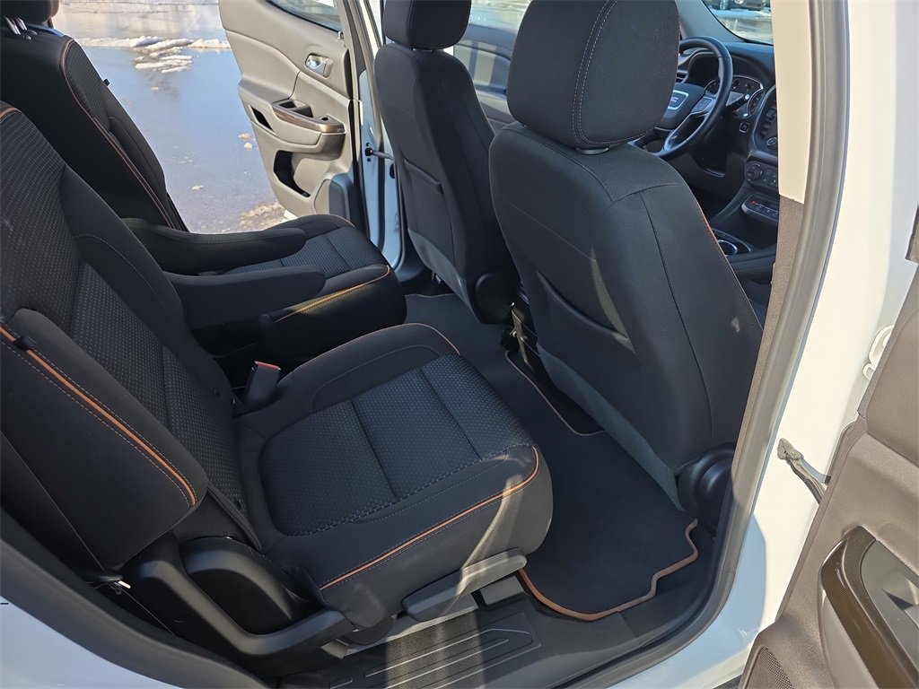 Used 2023 GMC Acadia AT4 image 11