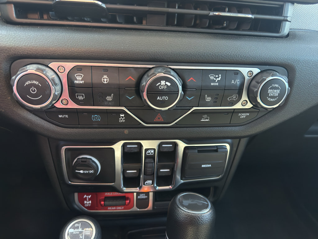 Used 2024 Jeep Wrangler Unlimited AWD/4WD image 18