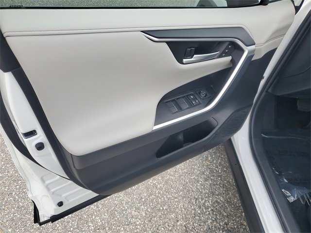 Used 2025 Toyota RAV4 Limited image 18