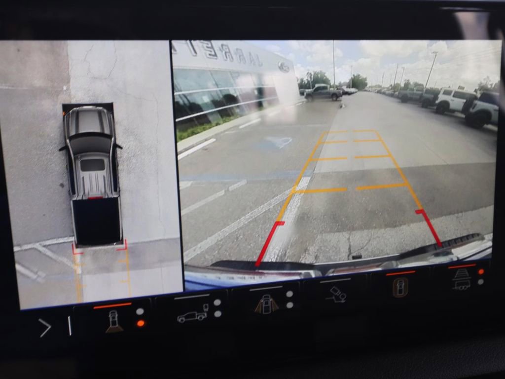 Used 2025 GMC Sierra 1500 AT4 w/ AT4 Premium Package image 8