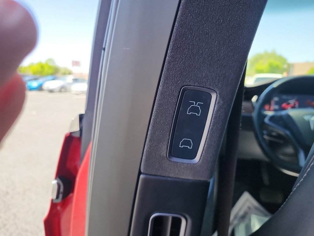 Used 2021 Tesla Model X Long Range AWD/4WD image 18