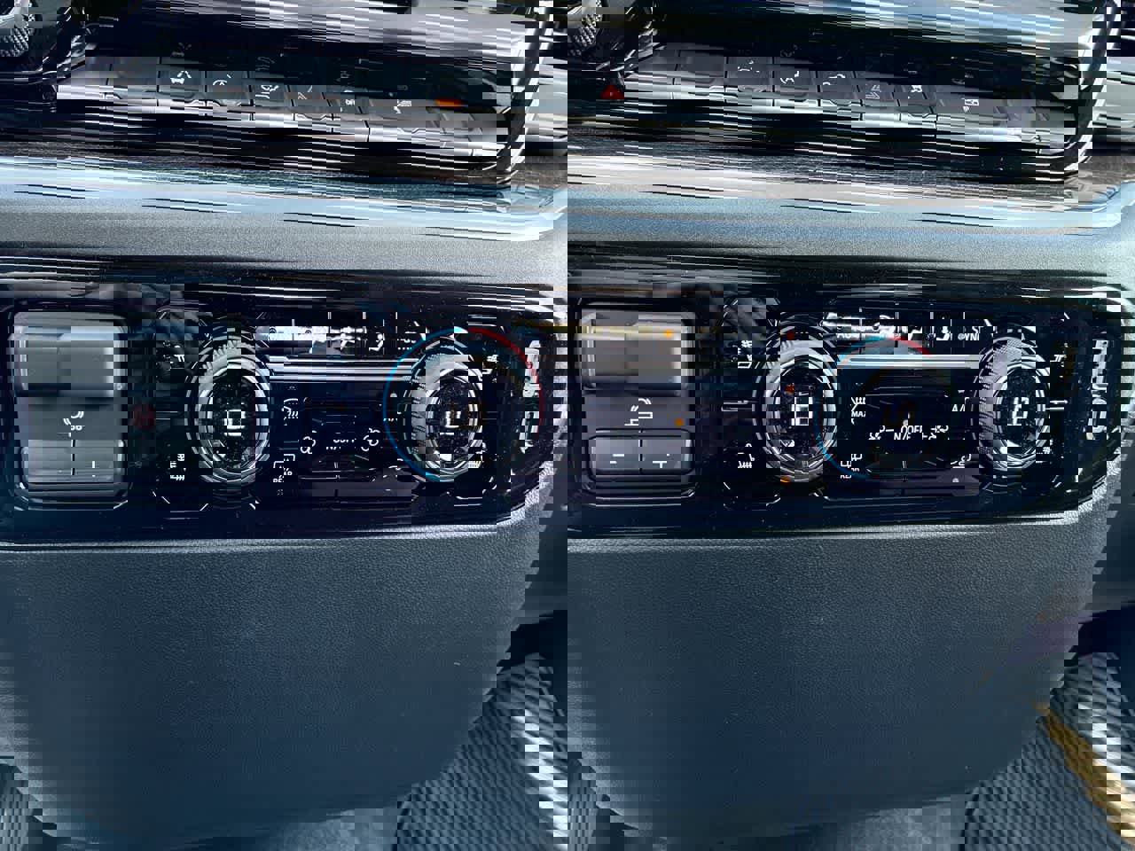 New 2026 Chevrolet Silverado 1500 LT image 18