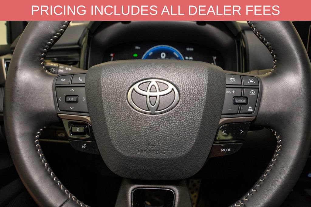 Used 2025 Toyota Camry SE FWD image 17