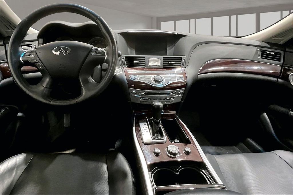 Used 2019 INFINITI Q70 Luxe image 15