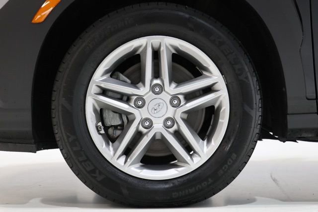 Used 2023 Hyundai Kona SE w/ Cargo Package AWD/4WD image 9