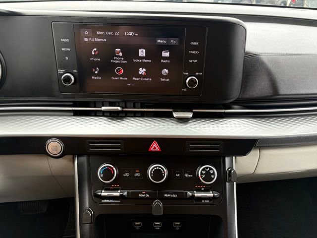 Certified 2023 Kia Carnival LX image 15