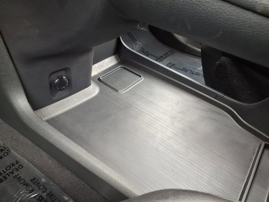 Used 2024 Toyota Sienna XSE image 21