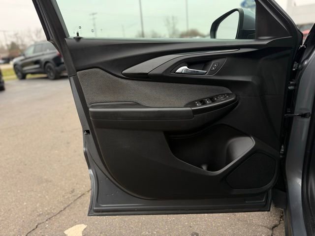 Used 2021 Chevrolet TrailBlazer LT w/ Driver Confidence Package image 12