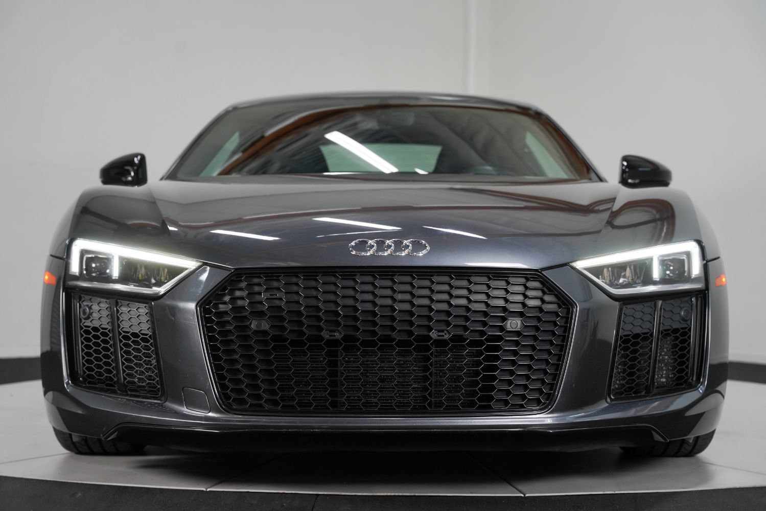 Used 2018 Audi R8 V10 w/ Premium Package RWD image 14