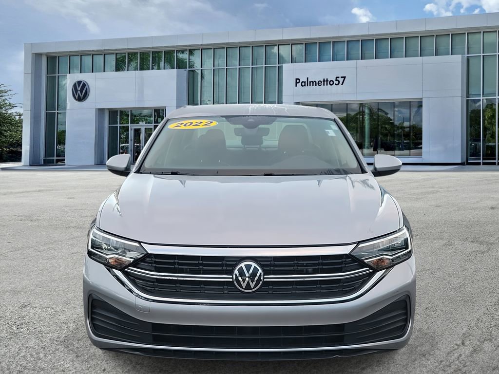 Certified 2022 Volkswagen Jetta SE image 2
