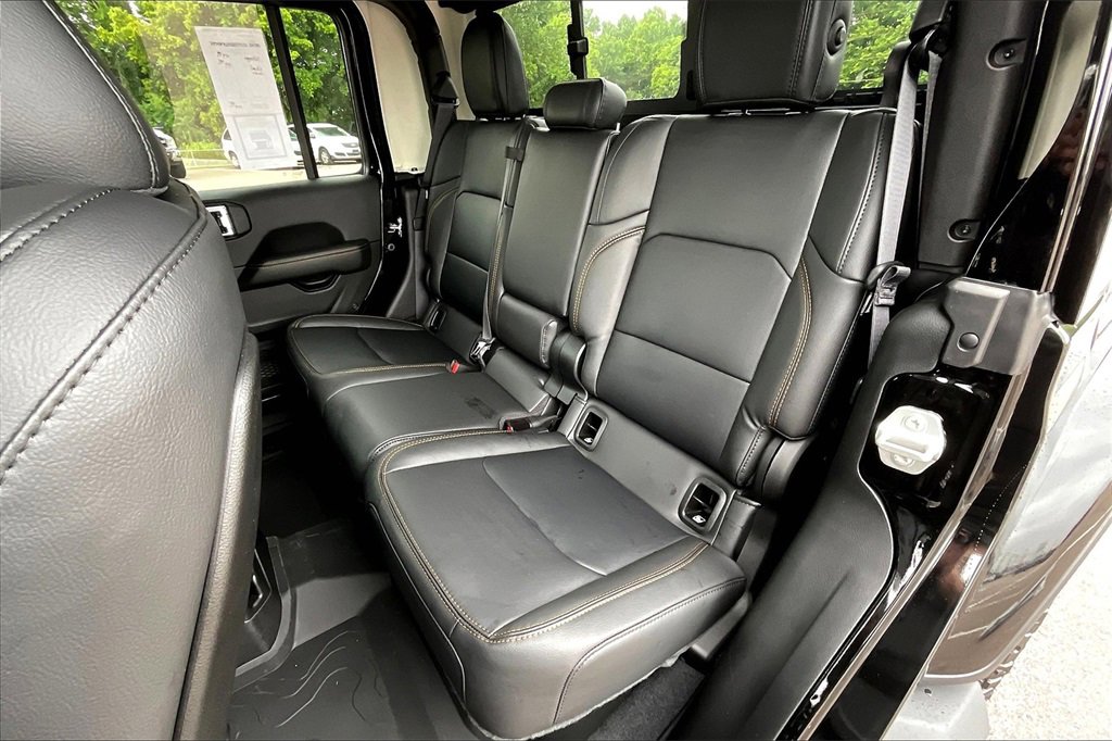 New 2025 Jeep Gladiator Sport image 10