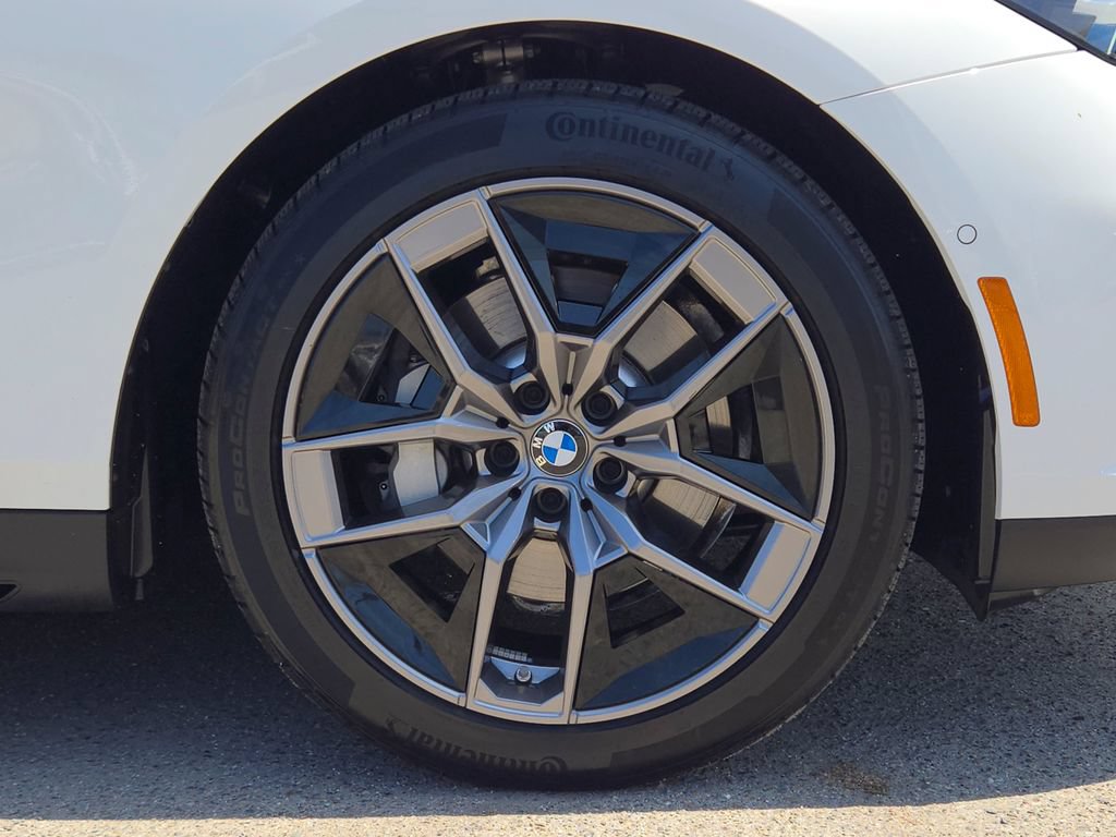 Used 2026 BMW 530i w/ Premium Package RWD image 7