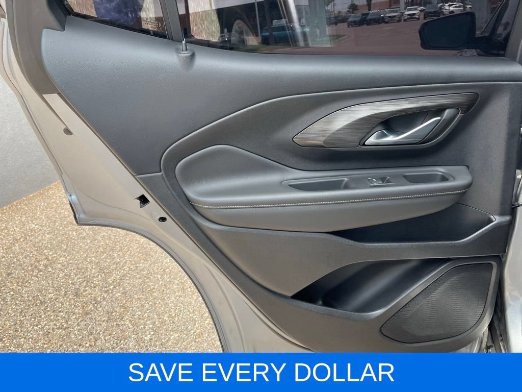 Used 2024 GMC Terrain SLE w/ LPO, Floor Liner Package FWD image 15