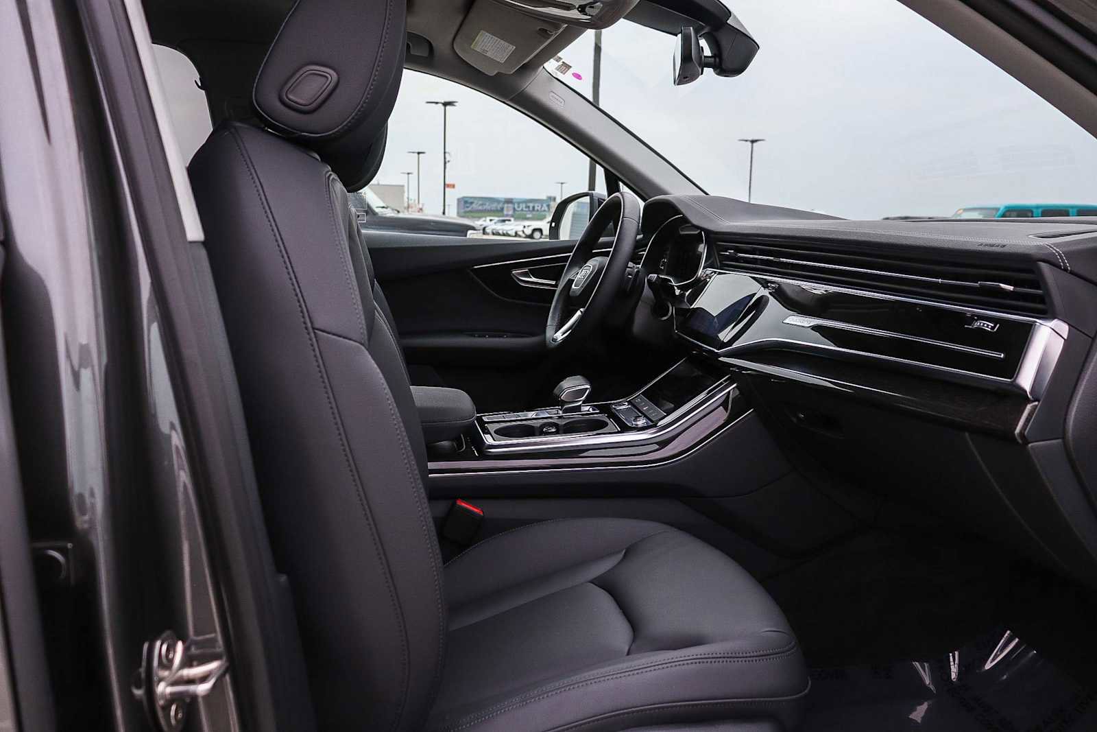 Used 2023 Audi Q7 2.0T Premium w/ Convenience Package AWD/4WD image 23