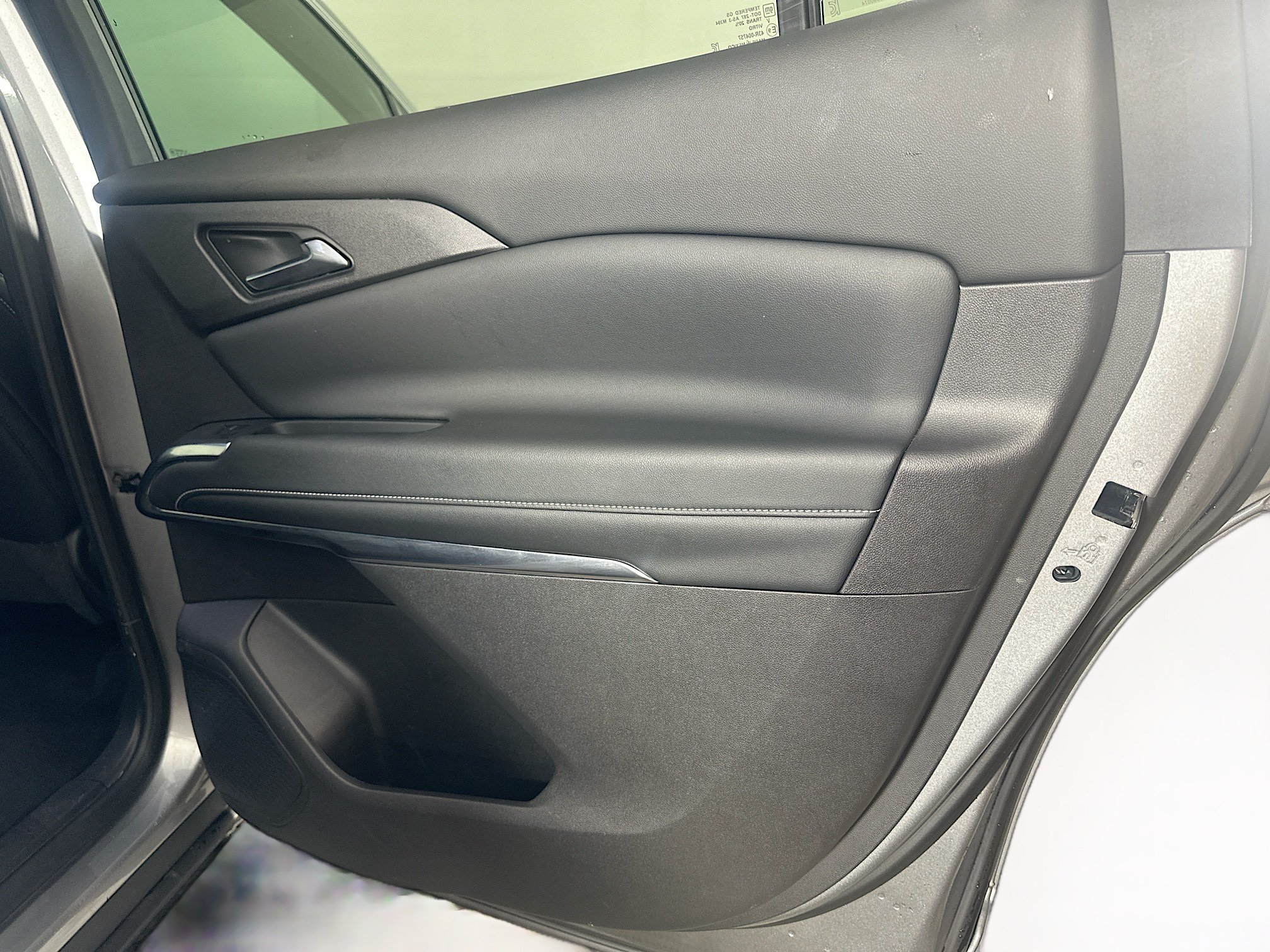 Used 2025 Chevrolet Traverse LT FWD image 32