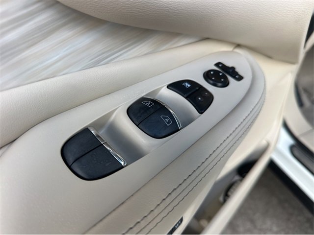 Used 2015 Nissan Murano SL image 38