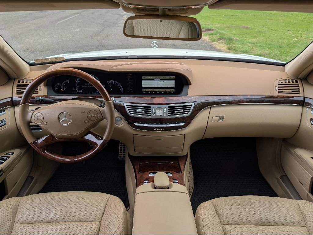 Used 2010 Mercedes-Benz S 550 4MATIC image 31