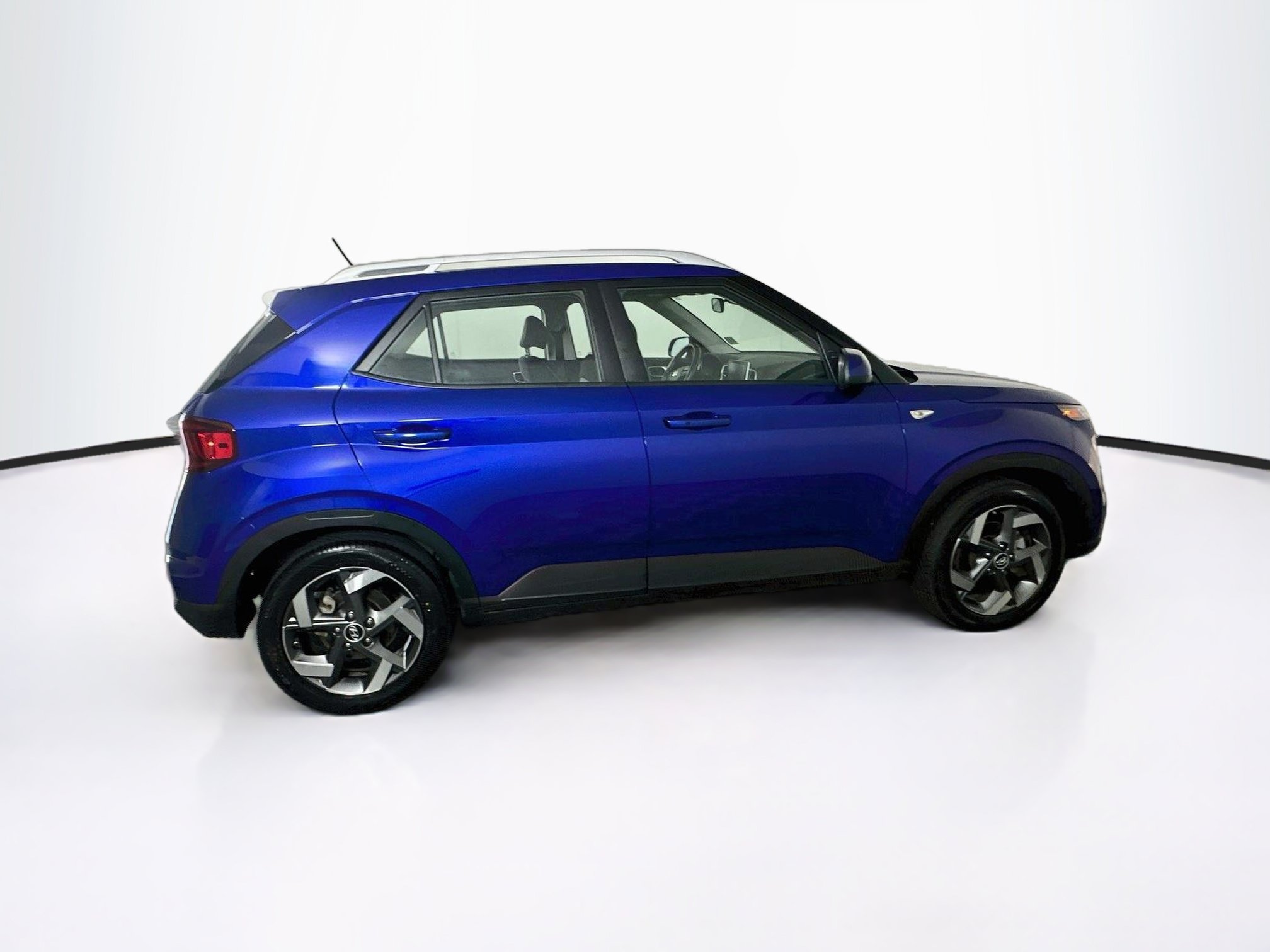 Used 2025 Hyundai Venue SEL FWD image 10