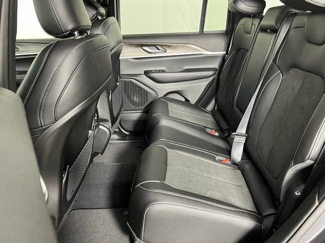 New 2026 Jeep Grand Cherokee Altitude AWD/4WD image 25