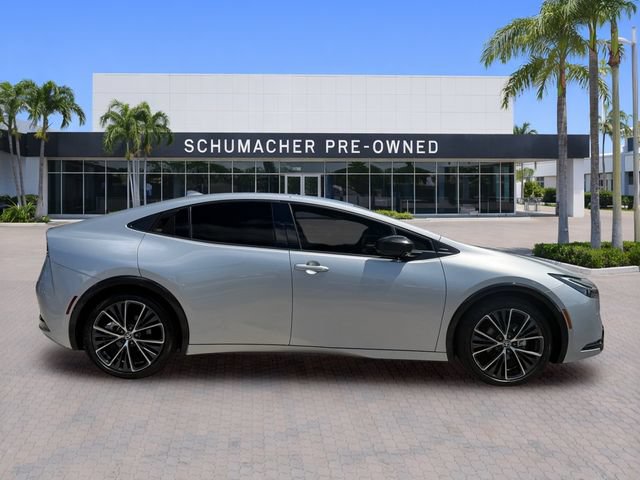 Used 2024 Toyota Prius XLE FWD image 8