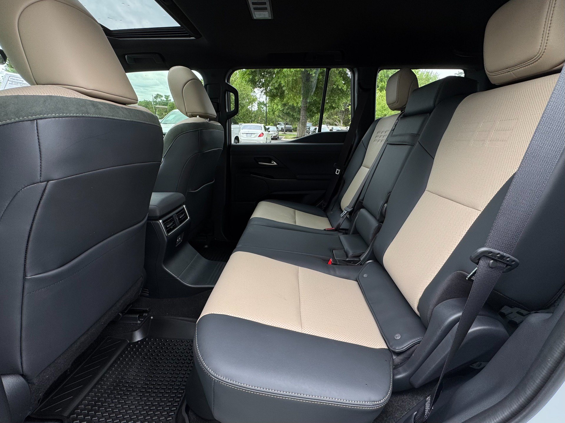 Used 2024 Lexus GX 550 AWD/4WD image 24