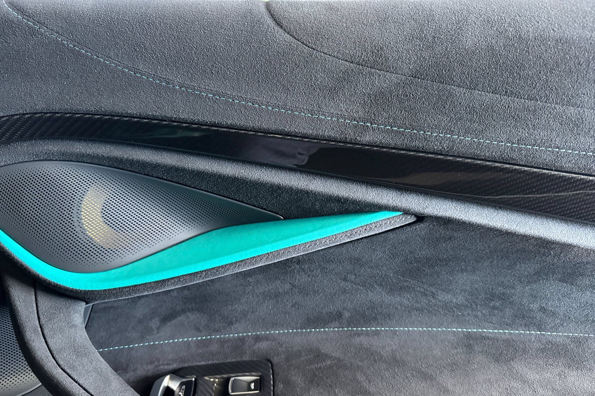 Used 2022 McLaren 765LT RWD image 19