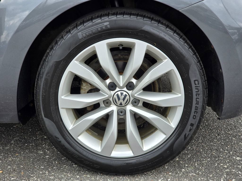 Used 2015 Volkswagen Beetle TDI image 22
