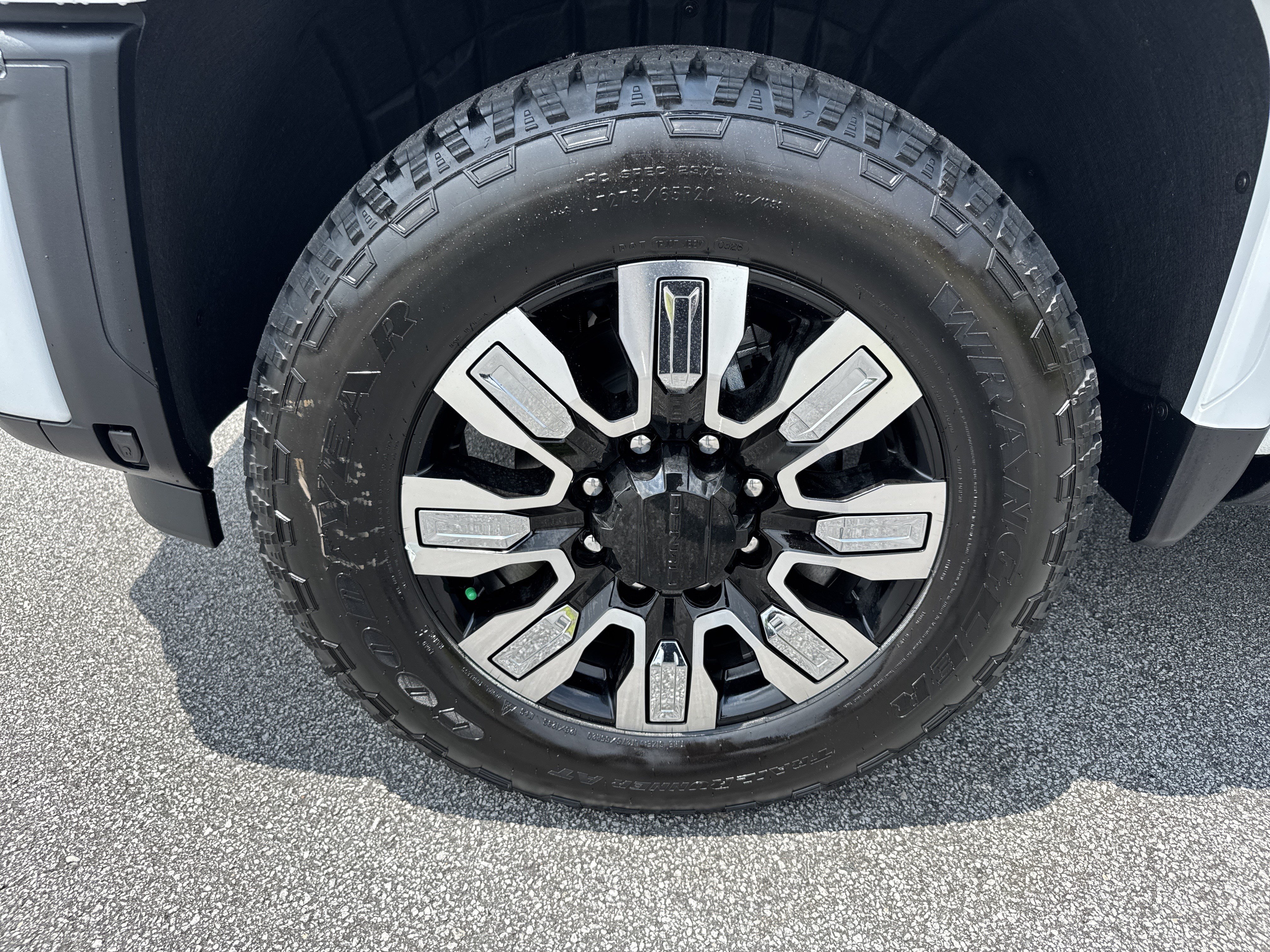 New 2026 GMC Sierra 2500 Denali w/ Denali Reserve Package AWD/4WD image 13
