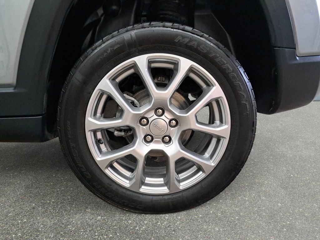 Certified 2022 Jeep Compass Latitude image 31