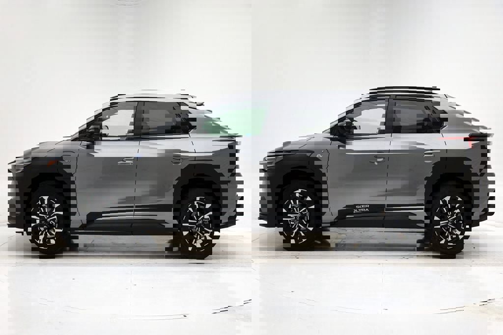 Used 2024 Subaru Solterra Premium image 5