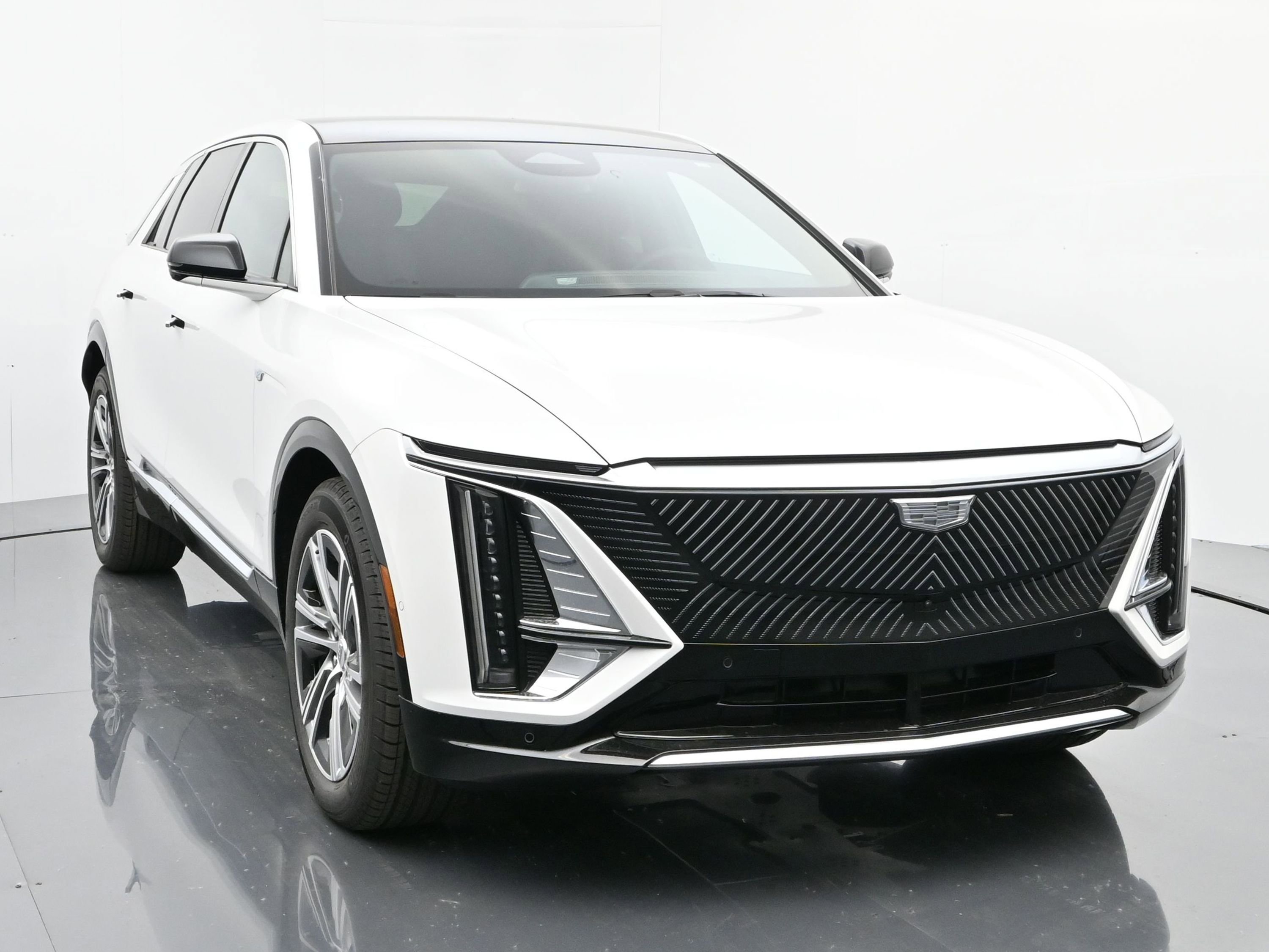 New 2025 Cadillac Lyriq Luxury image 8