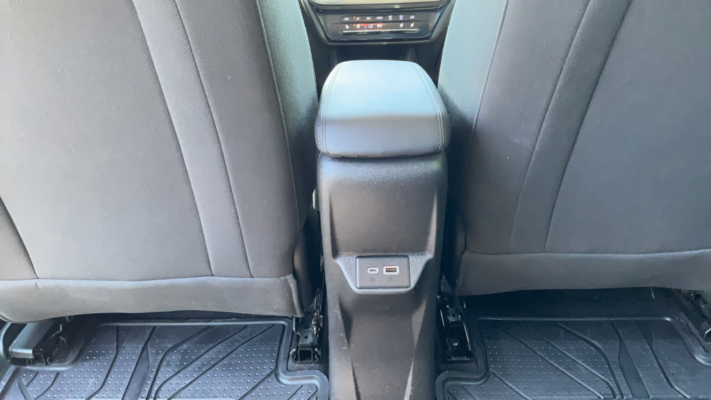 Certified 2023 Chevrolet Bolt EUV LT w/ Comfort Package FWD image 25