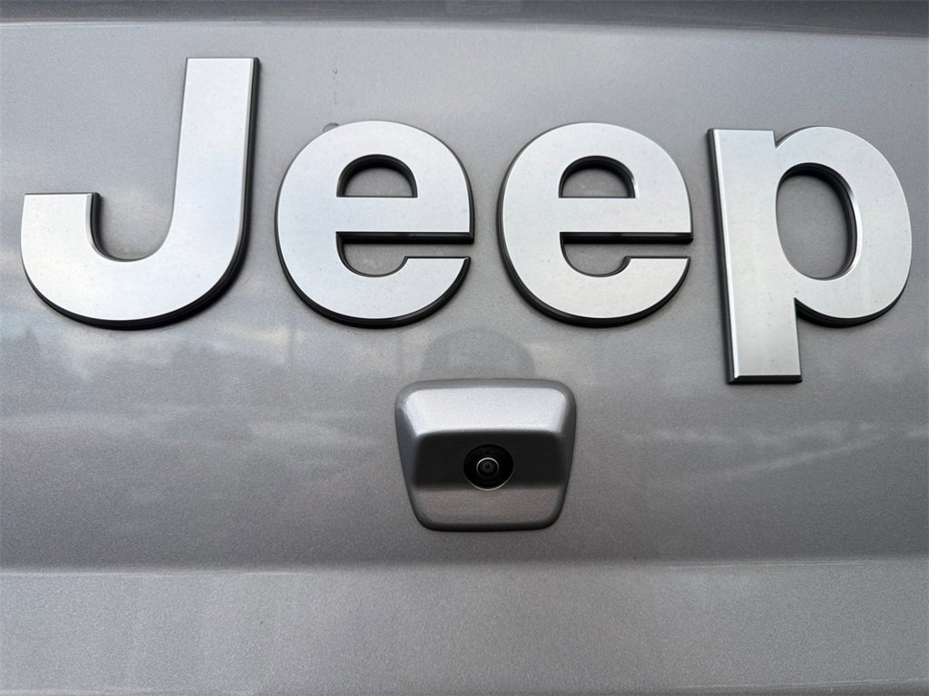 Used 2020 Jeep Gladiator Overland w/ LED Lighting Group image 17