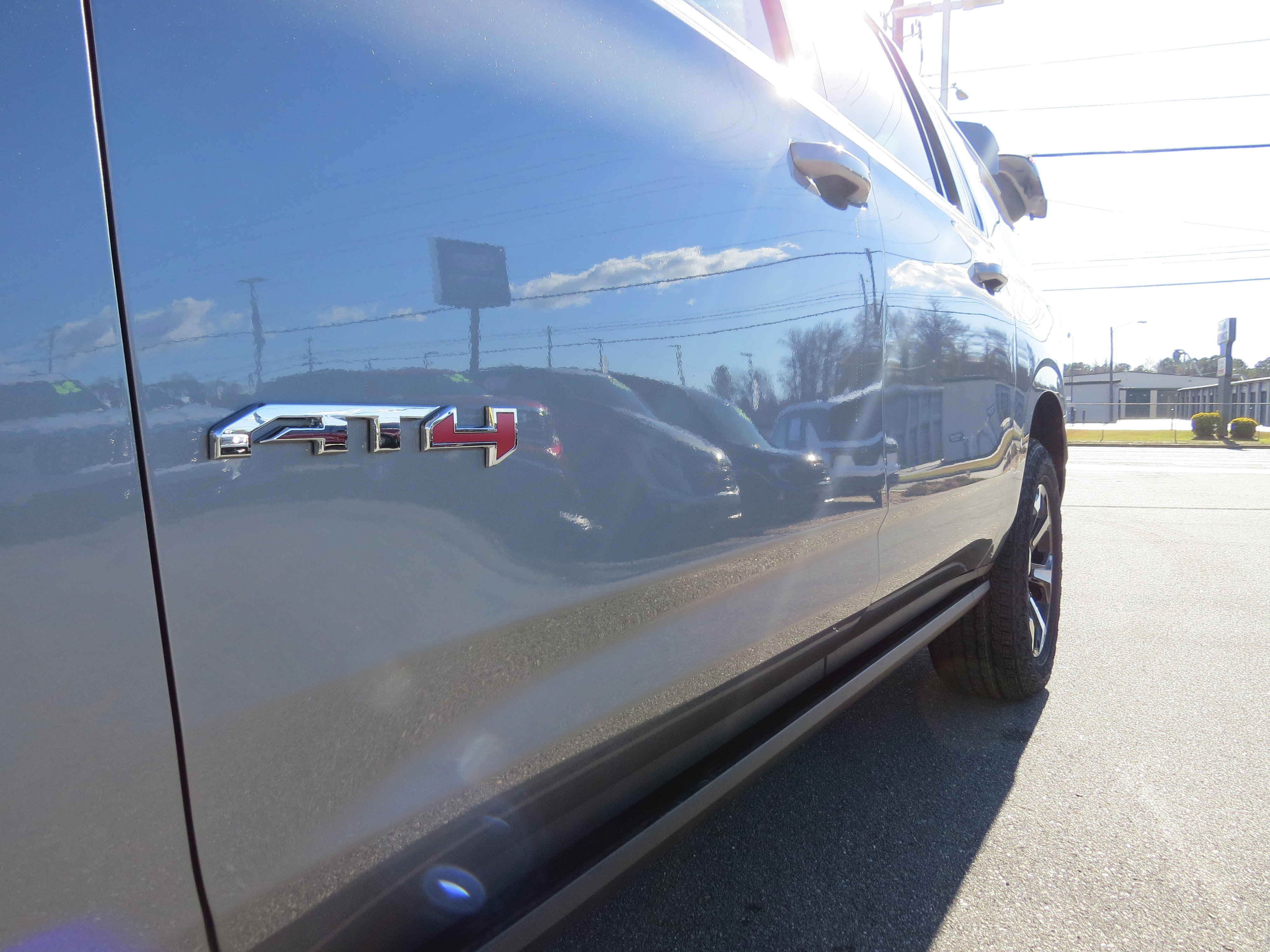 New 2026 GMC Yukon XL AT4 w/ AT4 Premium Package image 15