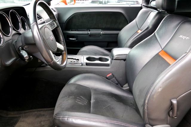 Used 2009 Dodge Challenger SRT8 w/ SRT Option Group II RWD image 10