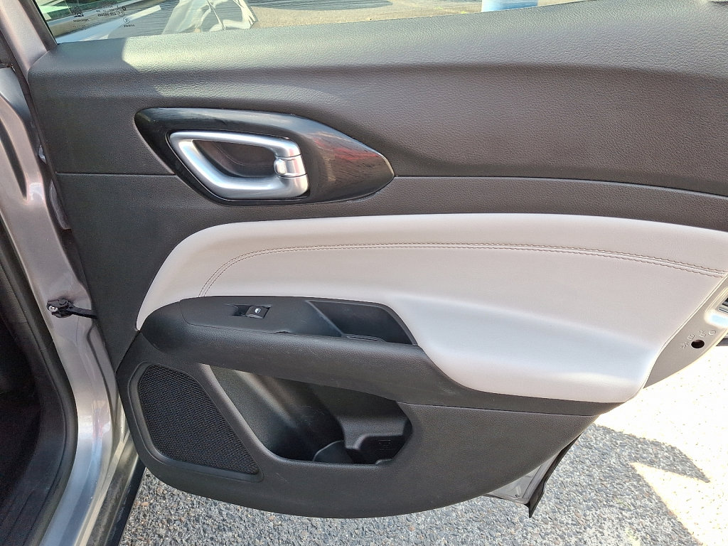 Used 2024 Jeep Compass Limited image 14