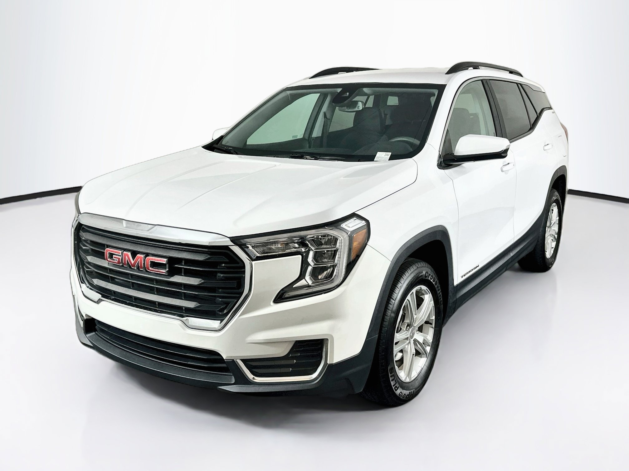 Used 2023 GMC Terrain SLE w/ Driver Convenience Package AWD/4WD image 3