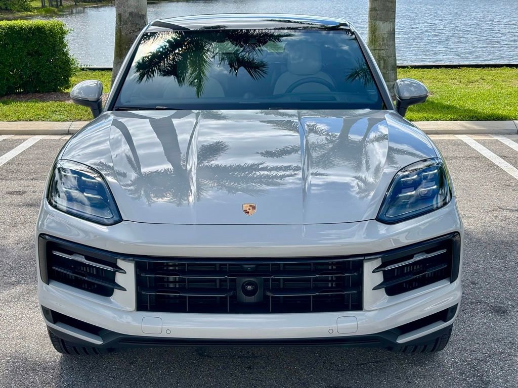 Used 2026 Porsche Cayenne Coupe AWD/4WD image 2