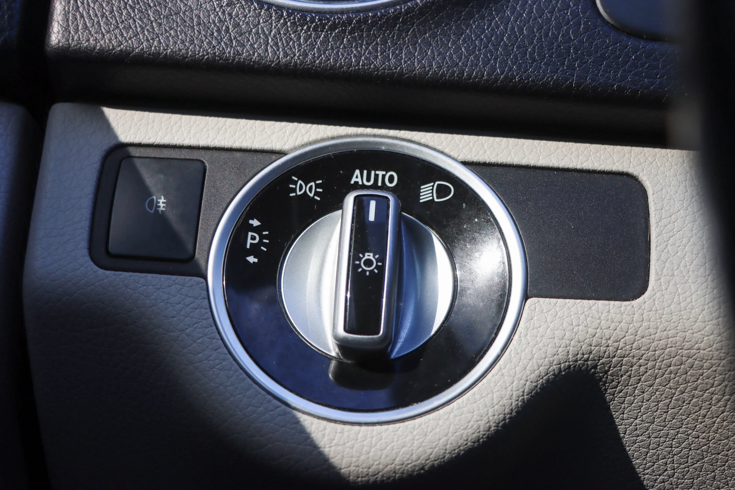 Used 2014 Mercedes-Benz C 300 4MATIC Sedan image 30