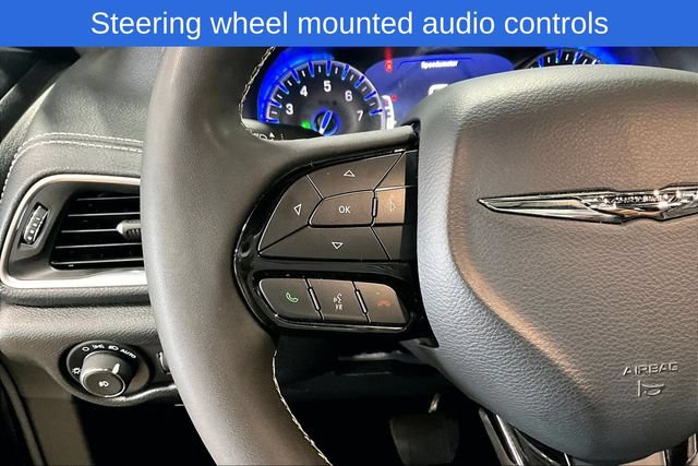 Used 2025 Chrysler Pacifica Limited FWD image 14